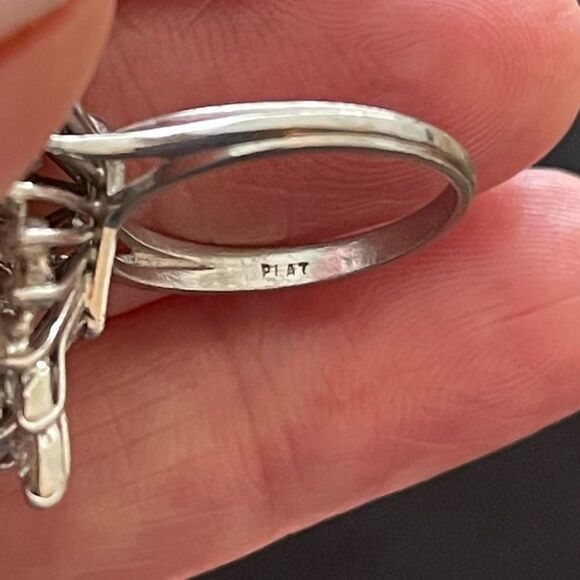 Genuine Colombian emerald and diamond platinum ring. Size 6. Vintage. - Picture 4 of 9